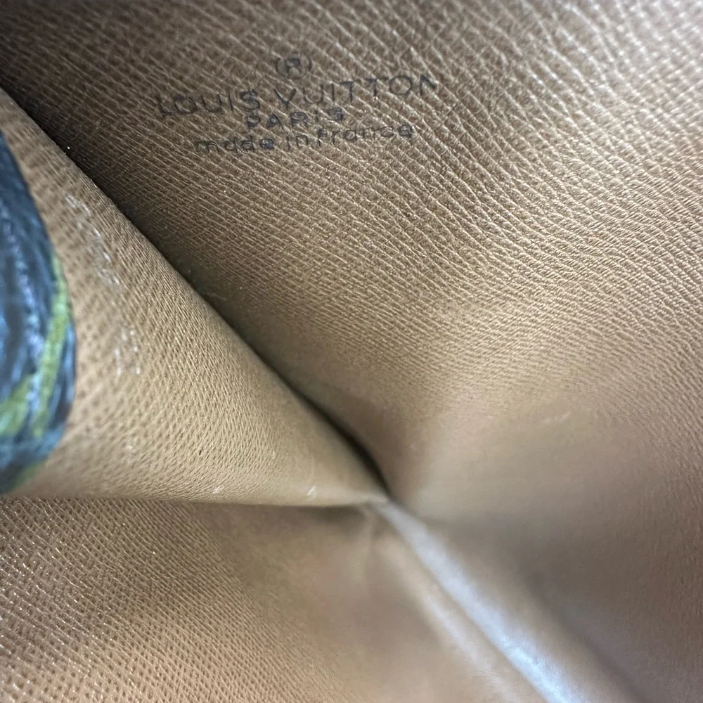 Louis Vuitton monogram posh documents holder
